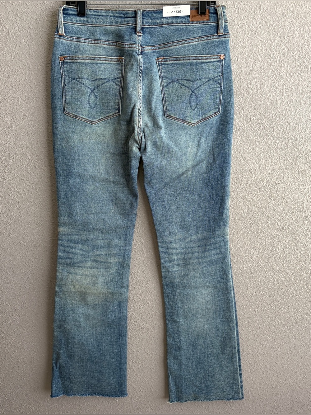 NEW Judy Blue Midrise Raw Hem Bootcut Light Wash Jeans 11/30 - NWT - Picture 2 of 10